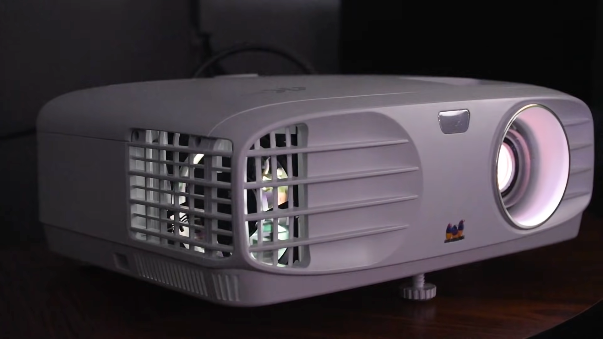 How to Clean a Projector Inside Lens? ProjectorProfy