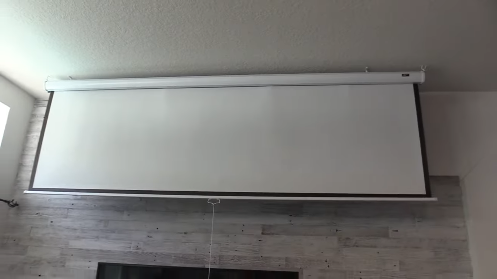 How to Mount a Projector Screen Without Drilling? ProjectorProfy