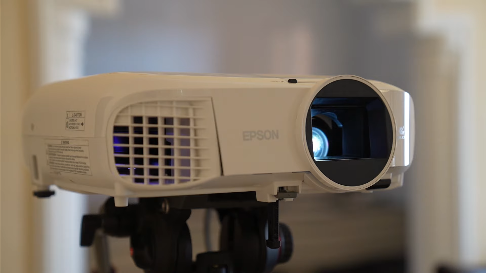 Why Does My Projector Keep Turning Off? ProjectorProfy