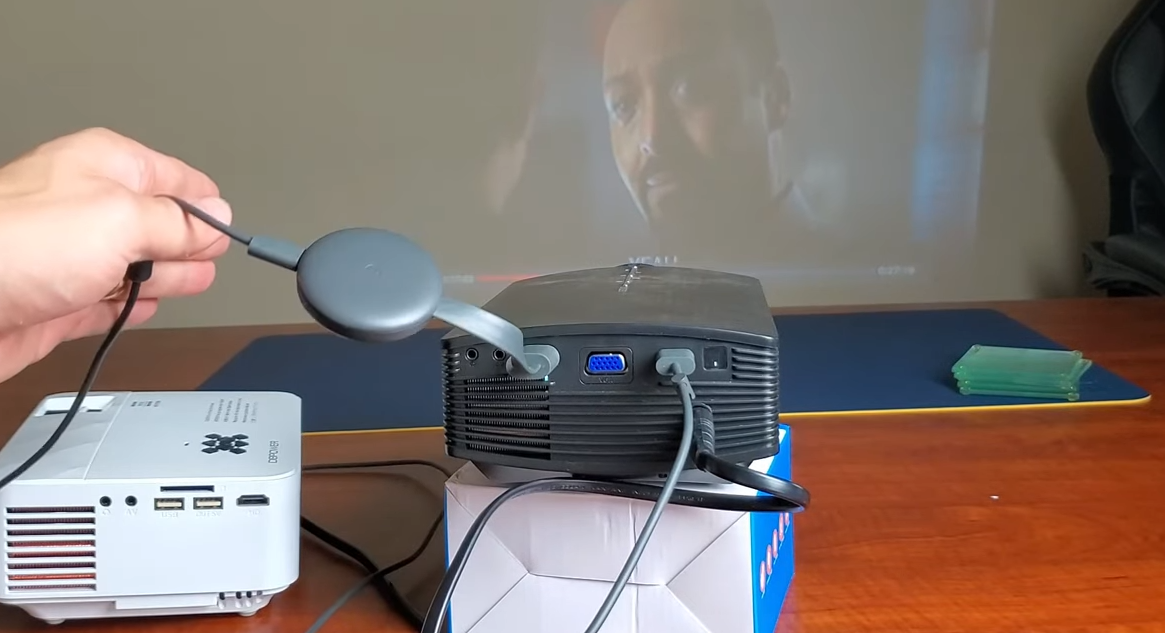 How to Connect a Chromecast to a Projector? ProjectorProfy