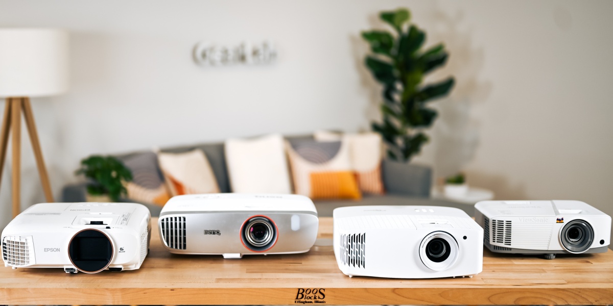 What is a Smart Projector for Businesses